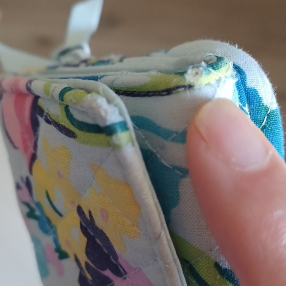 Vera Bradley RFID Wallet In The Marion Floral Pattern - Picture 17 of 17